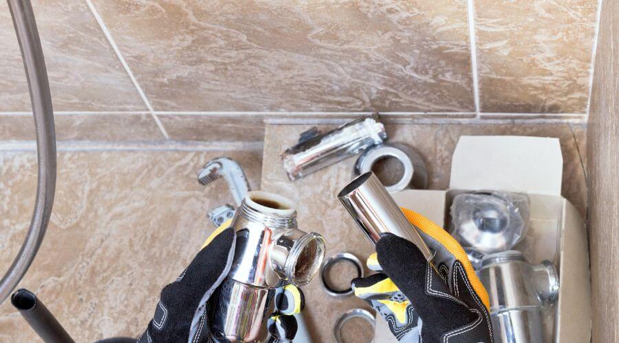 Professional gutter cleaning in Flournoy, CA